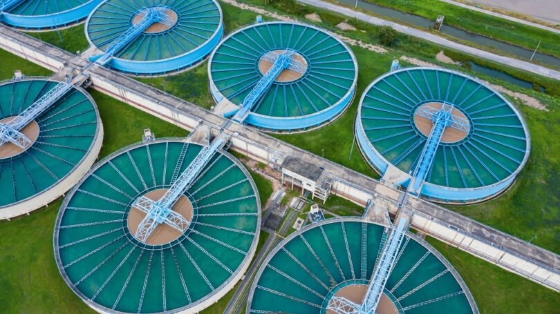 Industrial-scale desalination facility featuring reverse osmosis membranes, symbolising sustainable water treatment and reuse.